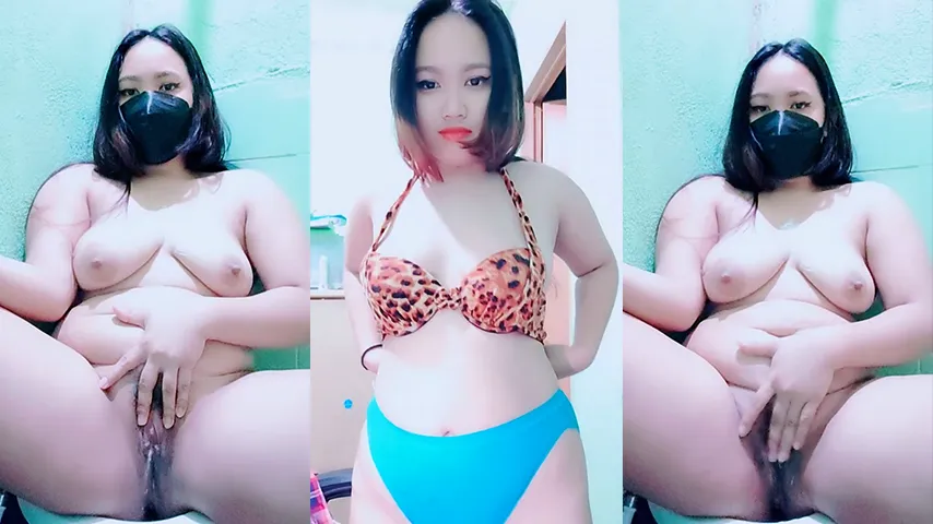 Rosdiana Kobel Memek Squirt di WC